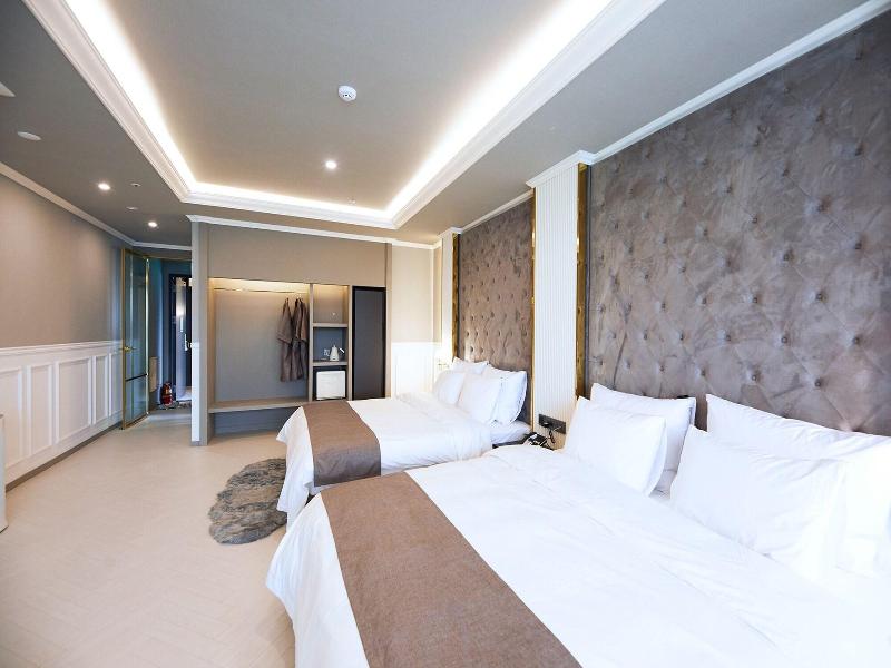 Grand Bern Hotel image