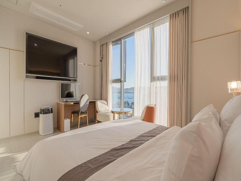 Grand Bern Hotel image