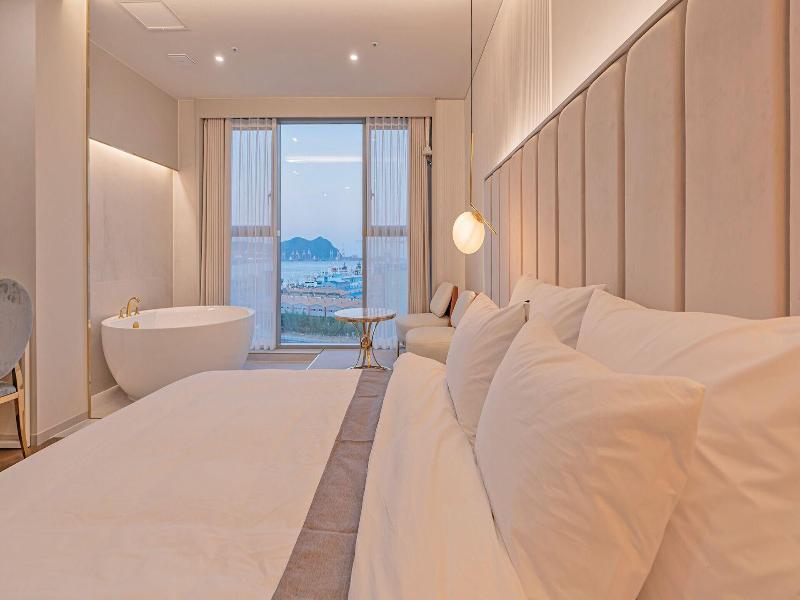 Grand Bern Hotel image