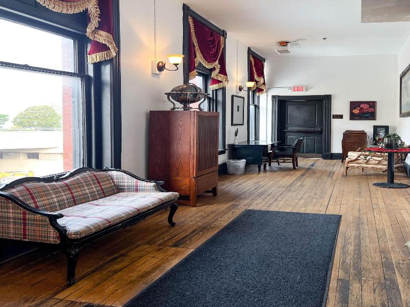 The Oliver Inn Duluth Hotel Near Canal Park