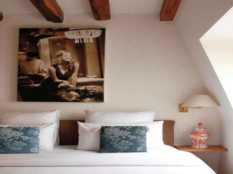 Hotel De La Rouvenaz image