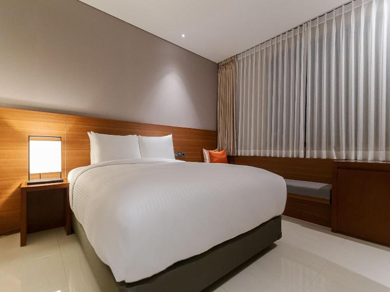 Topcloud Hotel Iksan image