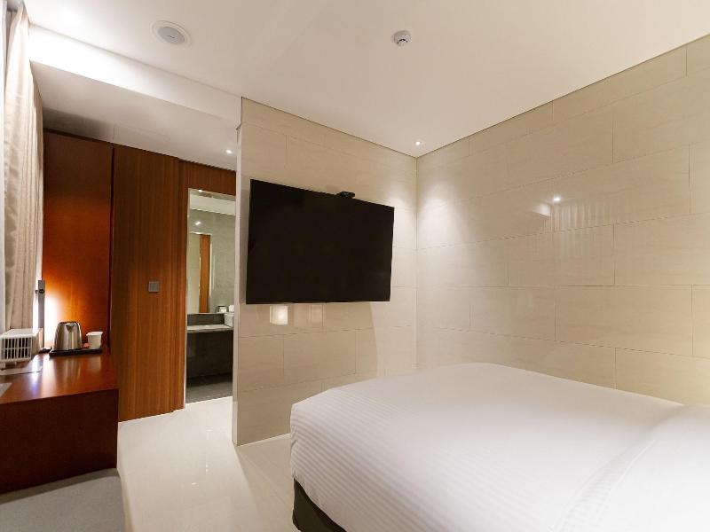 Topcloud Hotel Iksan image