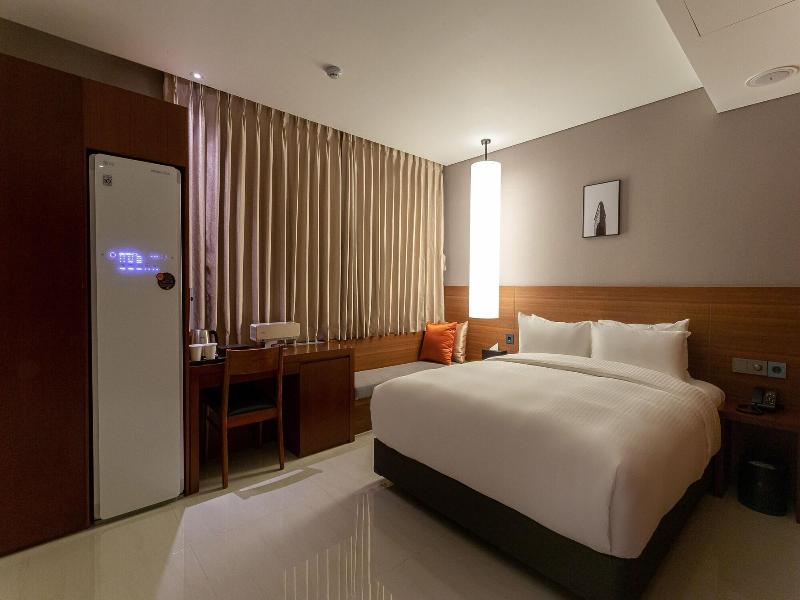 Topcloud Hotel Iksan image