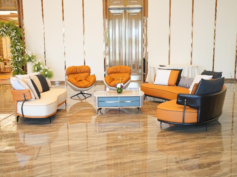 Grandeeza Hotel By Galison  — view
