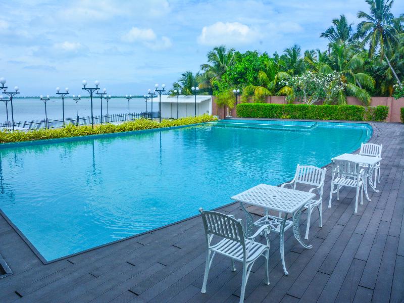 Grandeeza Hotel By Galison  image