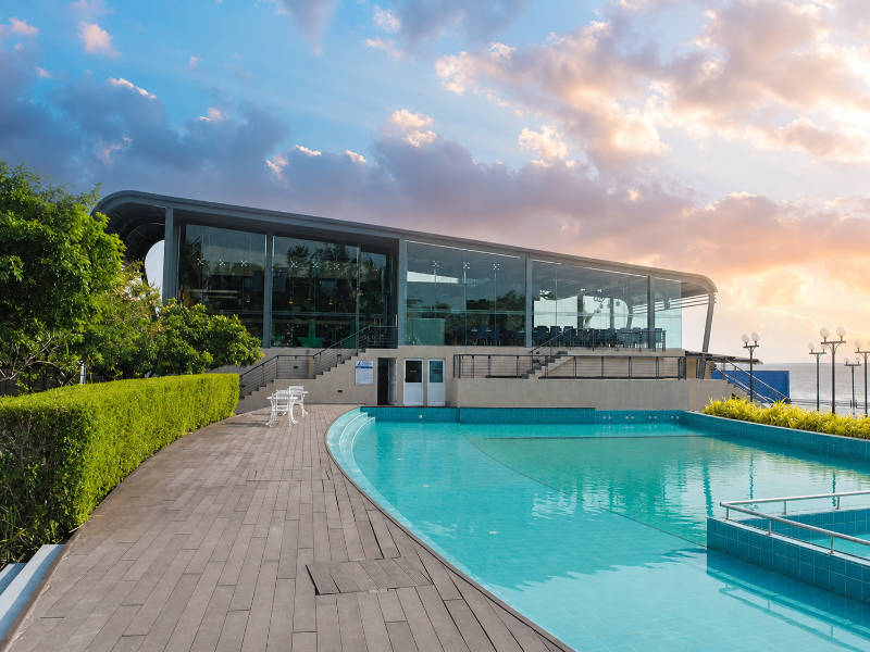 Grandeeza Hotel By Galison  image