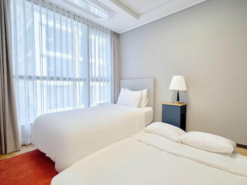 Uh Flat The Seocho image