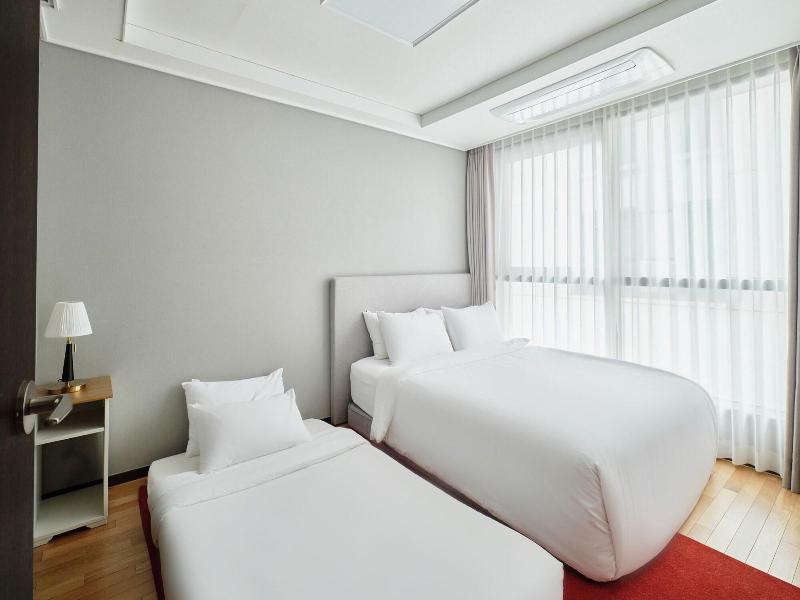Uh Flat The Seocho image