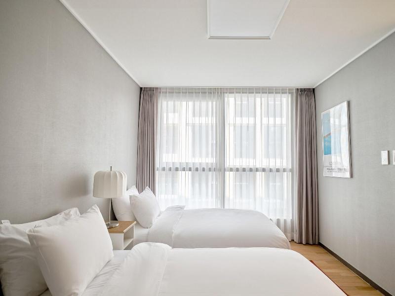 Uh Flat The Seocho image