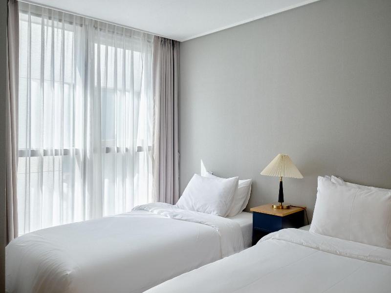Uh Flat The Seocho image