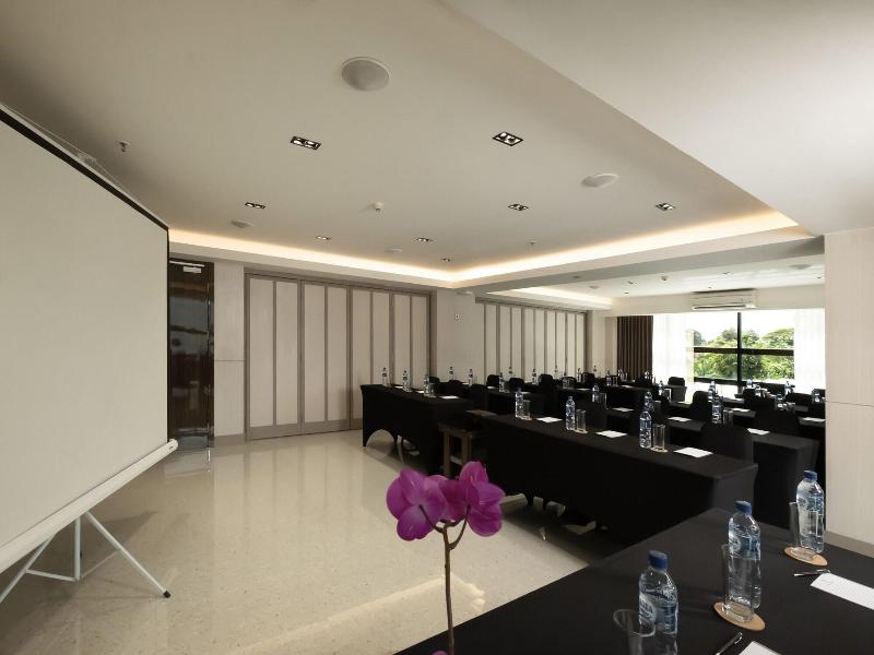 Dream Of Aventus Hotel Kuta image