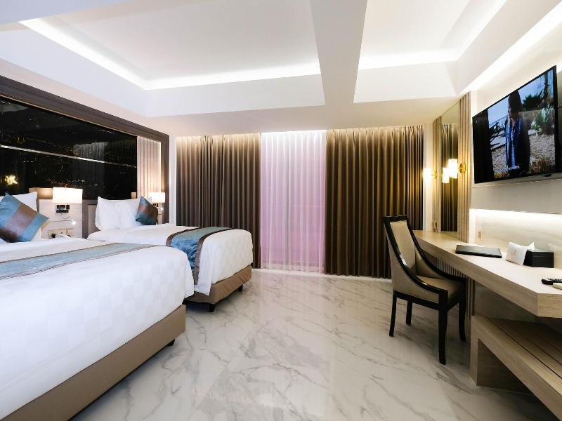 Dream Of Aventus Hotel Kuta image