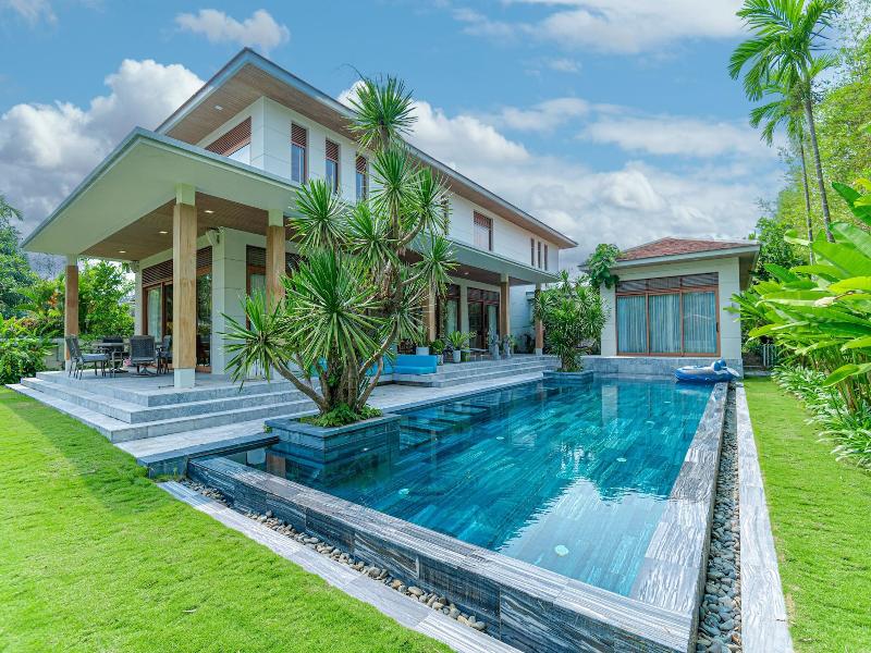 Danang Ocean Beach Villa image