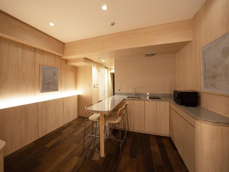 Uh Suite Namba Station image