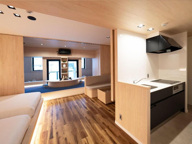 Uh Suite Namba Station image