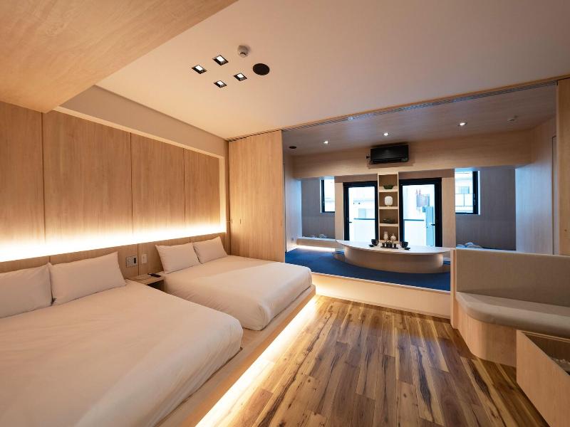 Uh Suite Namba Station image