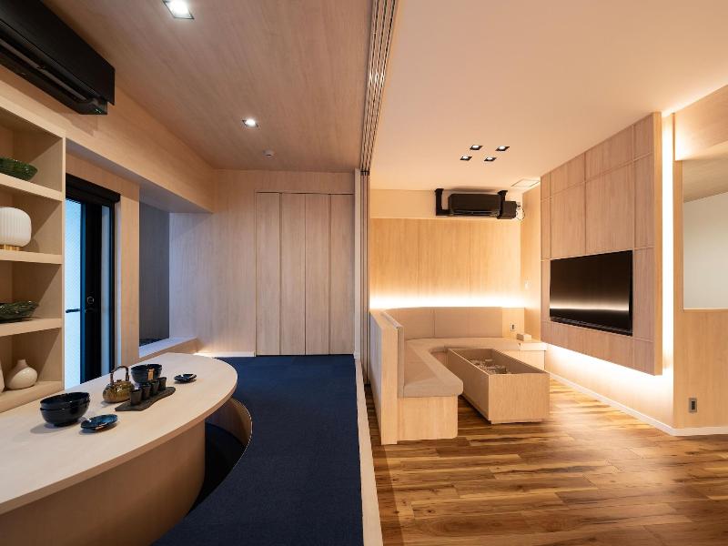 Uh Suite Namba Station image