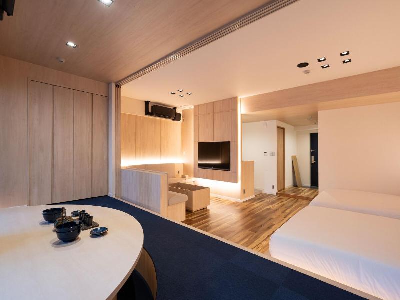Uh Suite Namba Station image