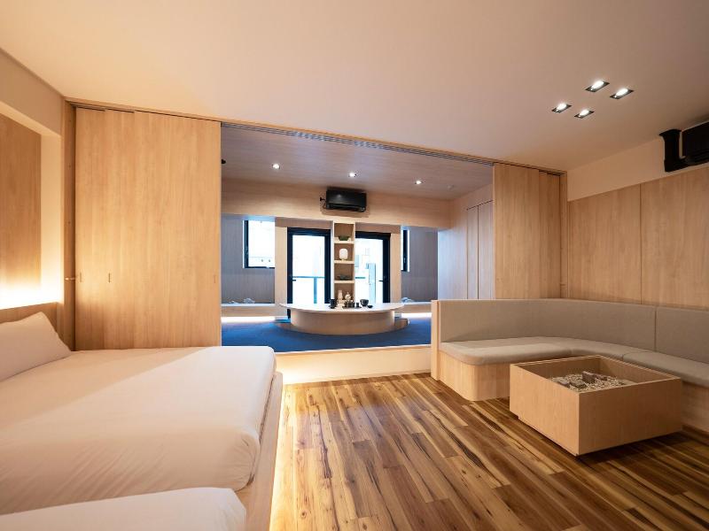 Uh Suite Namba Station image