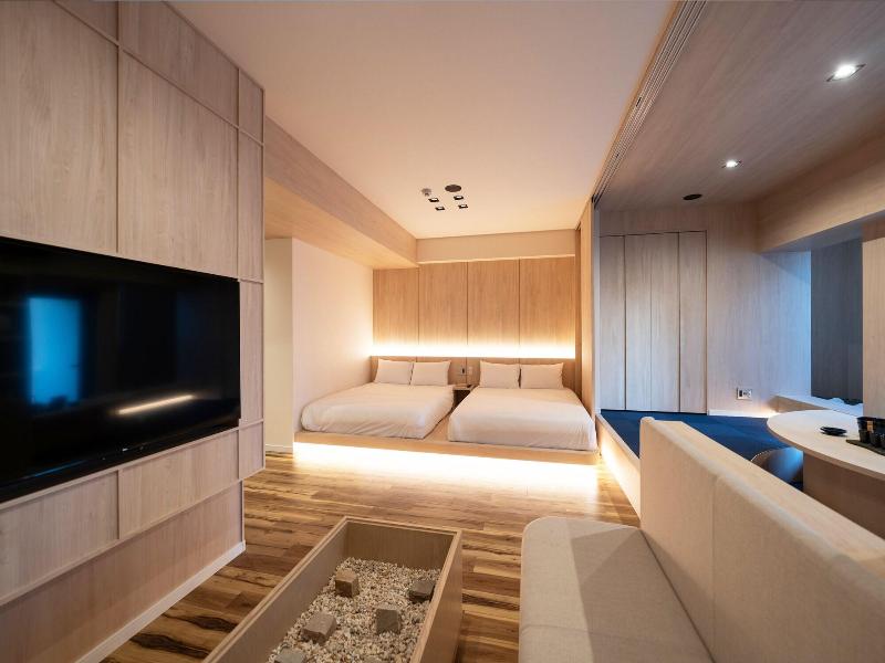 Uh Suite Namba Station image