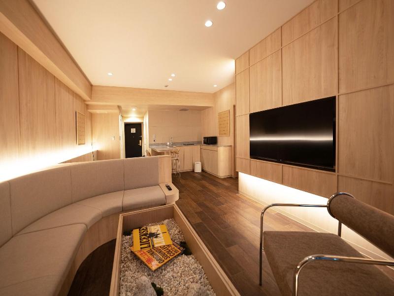 Uh Suite Namba Station image