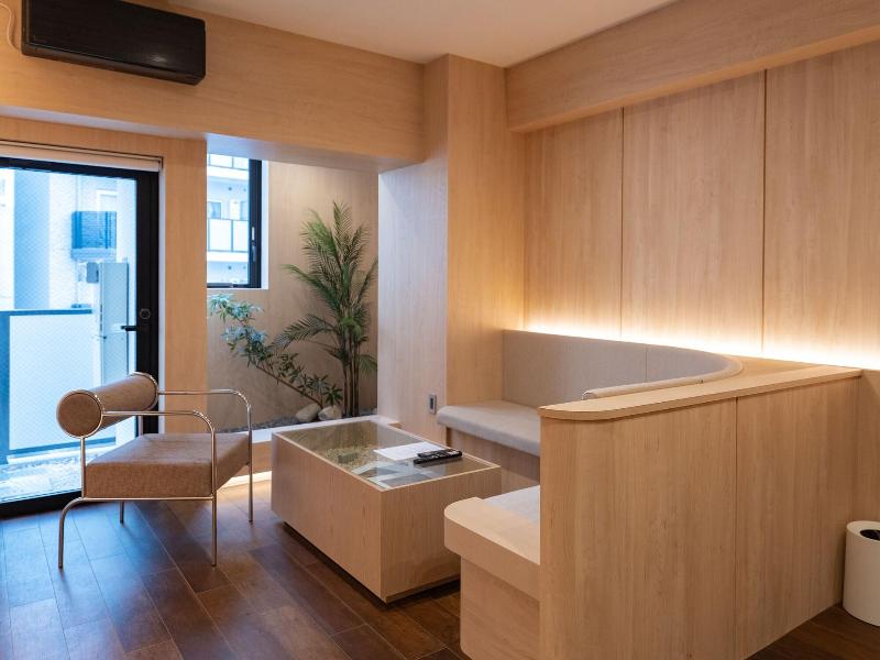 Uh Suite Namba Station image