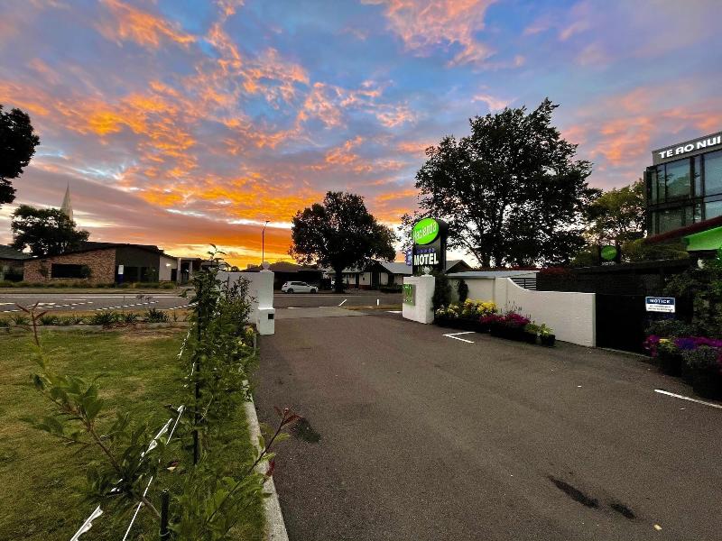 Hacienda Motor Lodge image