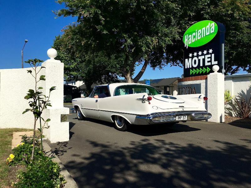 Hacienda Motor Lodge image