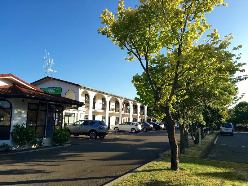 Hacienda Motor Lodge image
