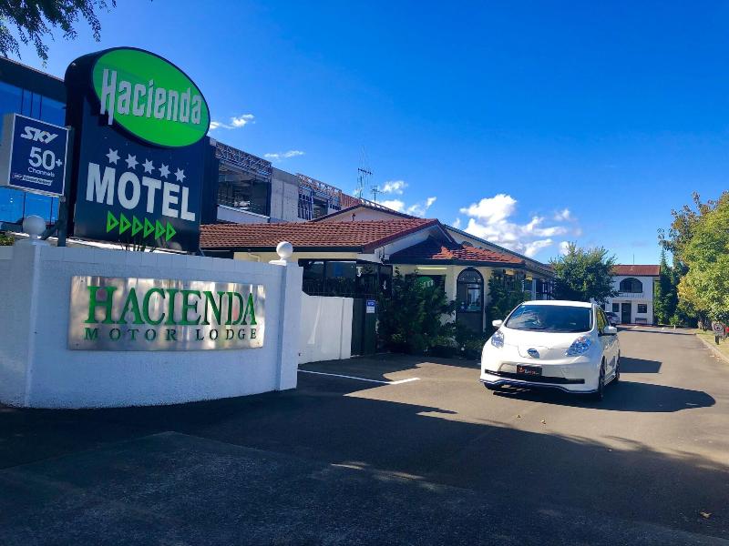Hacienda Motor Lodge image