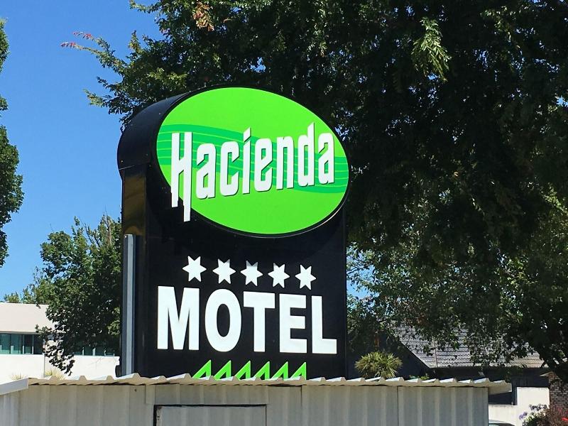Hacienda Motor Lodge image