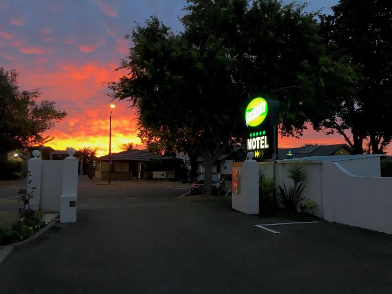 Hacienda Motor Lodge image