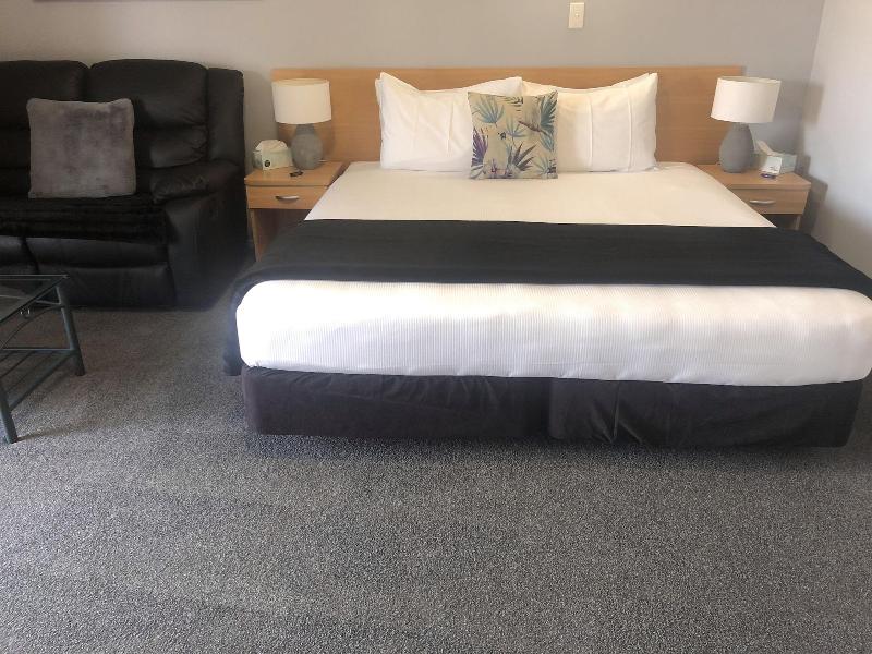 Hacienda Motor Lodge image