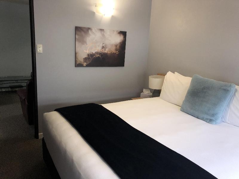Hacienda Motor Lodge image