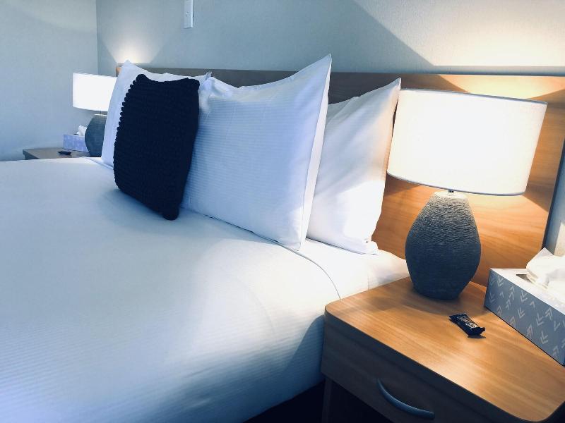 Hacienda Motor Lodge image