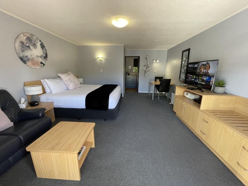 Hacienda Motor Lodge image