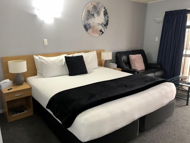 Hacienda Motor Lodge image