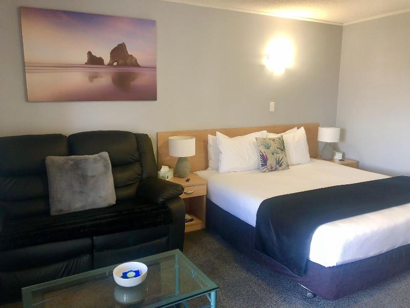 Hacienda Motor Lodge image