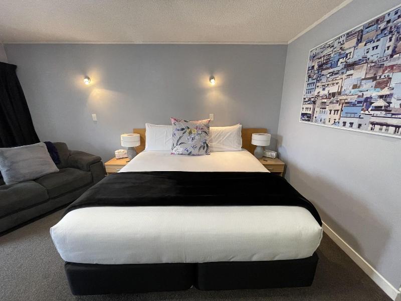 Hacienda Motor Lodge image