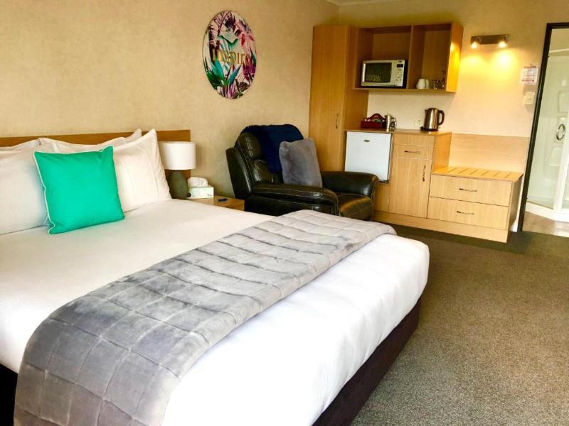Hacienda Motor Lodge image