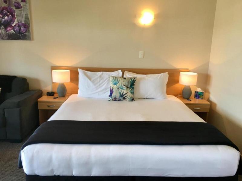 Hacienda Motor Lodge image