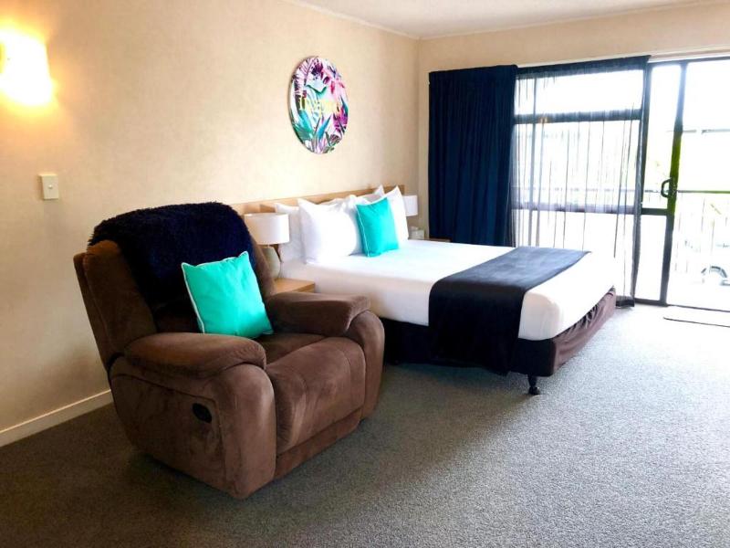 Hacienda Motor Lodge image