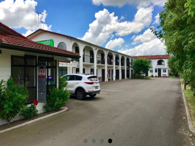 Hacienda Motor Lodge image