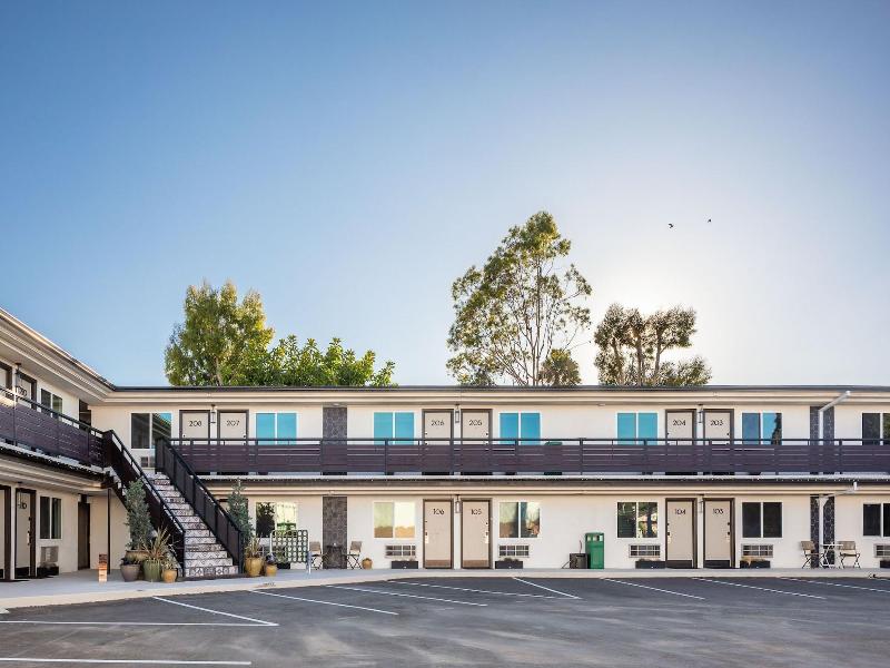 California Inn image