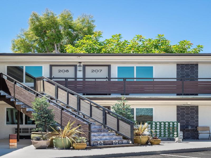 California Inn image