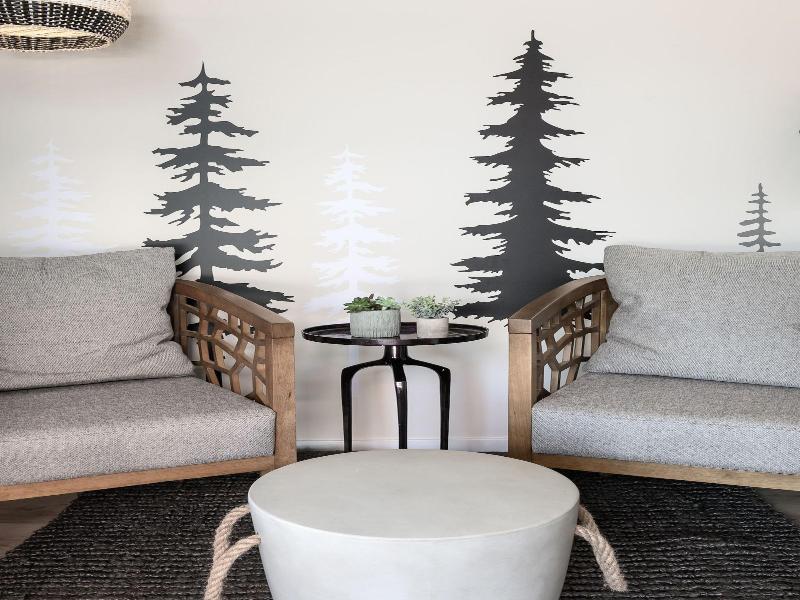 California Inn image