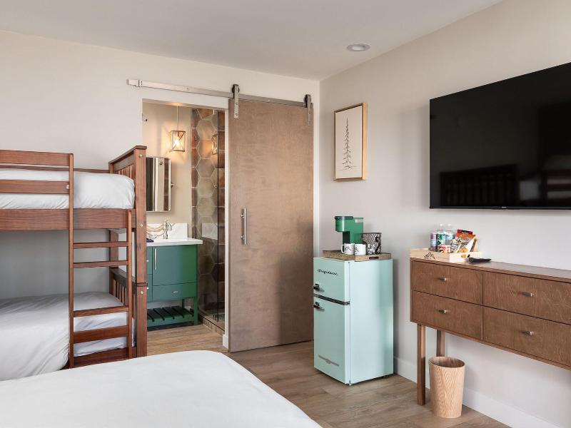 California Inn image