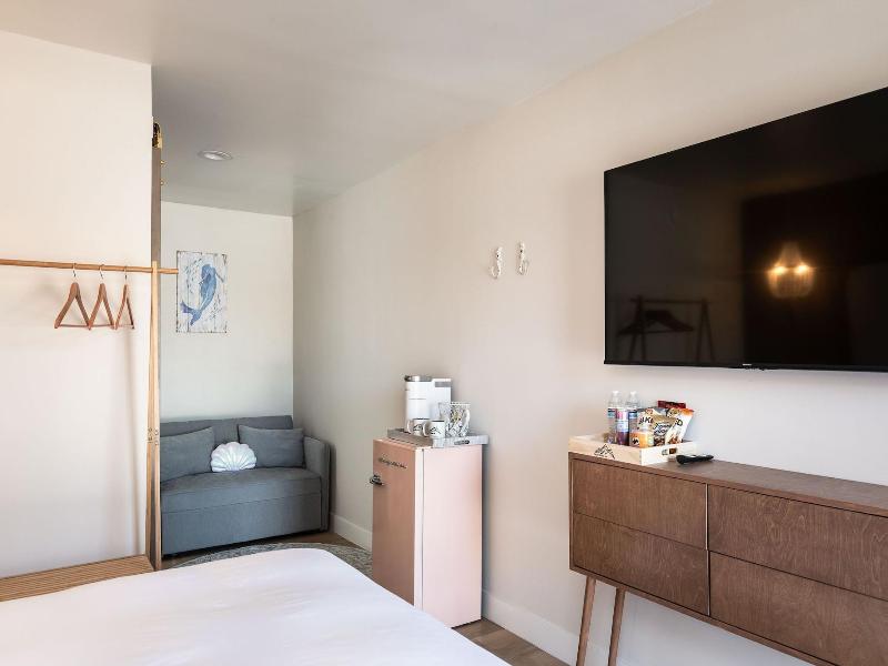 California Inn image