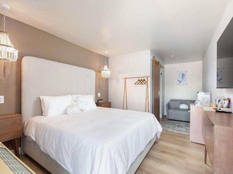 California Inn image